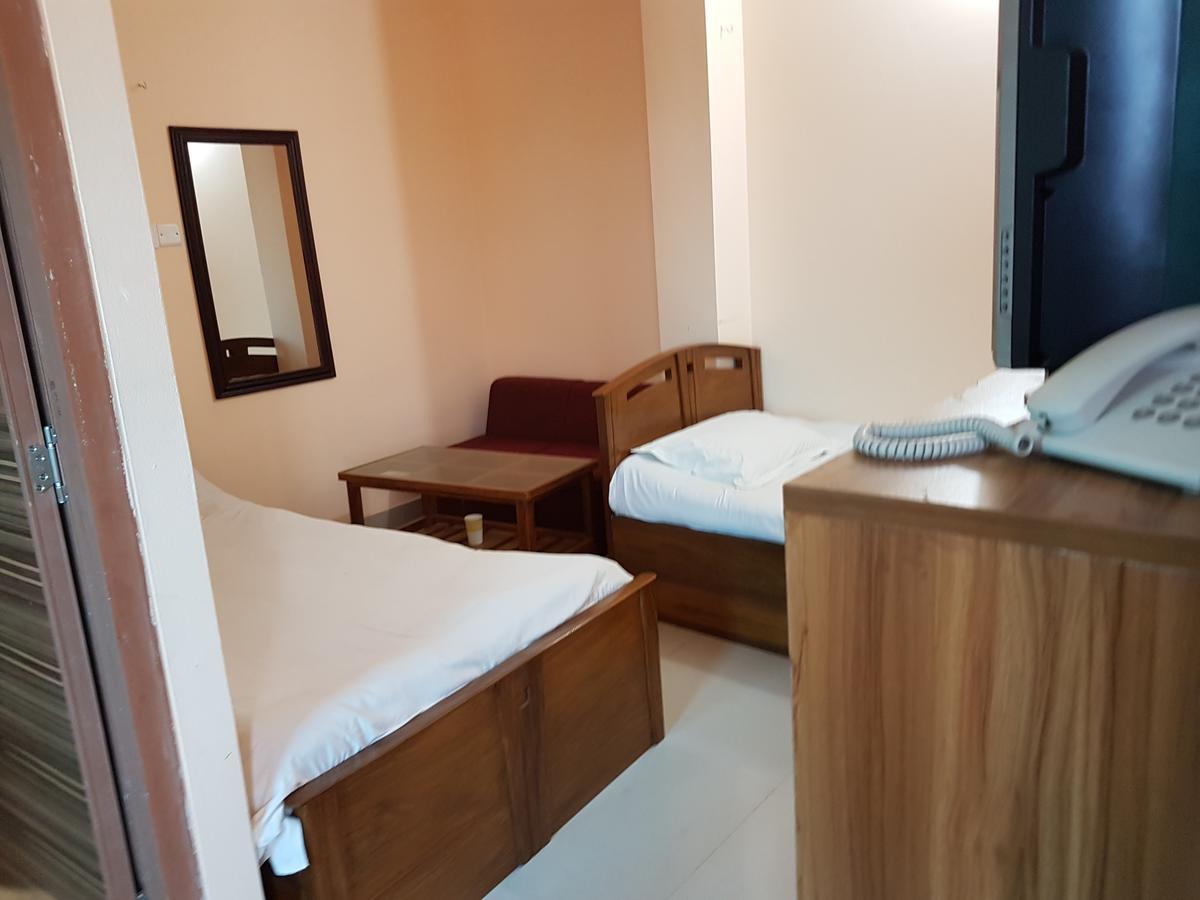 Hotel Diamond Park Dakhin Kattali Εξωτερικό φωτογραφία